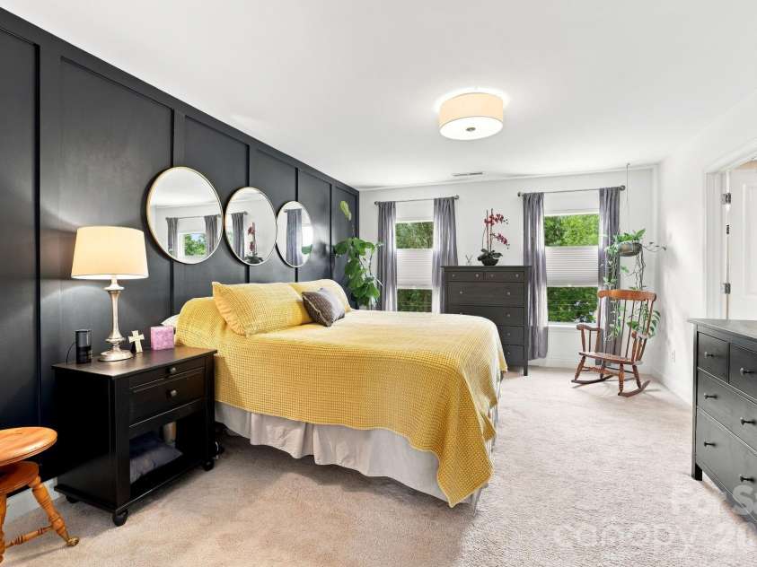 400 Belton Street, Charlotte, NC 28209.  MLS# CAR4407728, YatesRealty ID 41859. Spacious primary