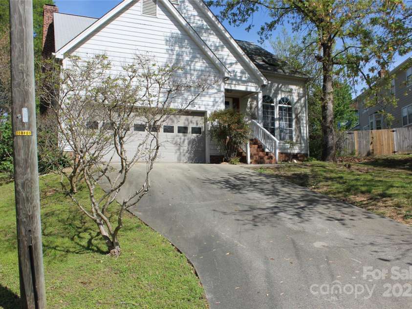 9915 Lottie Lane, Charlotte, NC 28262.  MLS# CAR4243294, YatesRealty ID 4186. 