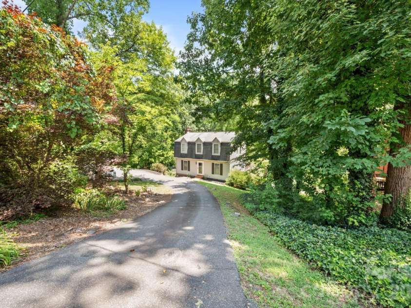 112 Wedgewood Drive, Morganton, NC 28655.  MLS# CAR4399919, YatesRealty ID 41860. 