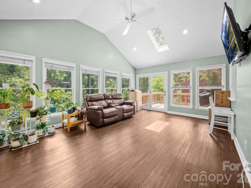 112 Wedgewood Drive, Morganton, NC 28655.  MLS# CAR4399919, YatesRealty ID 41860. 