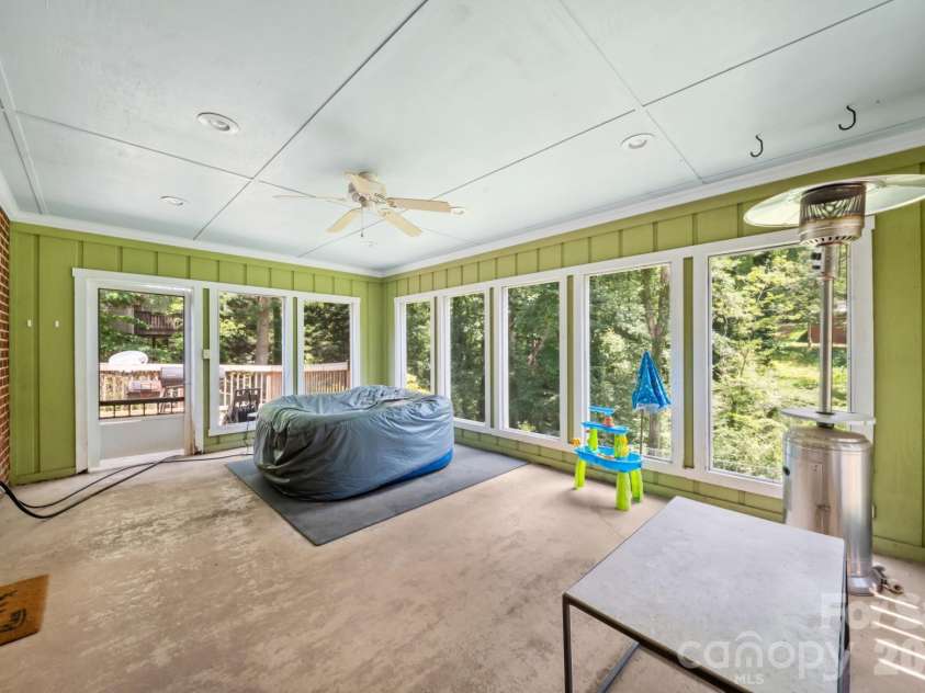 112 Wedgewood Drive, Morganton, NC 28655.  MLS# CAR4399919, YatesRealty ID 41860. 