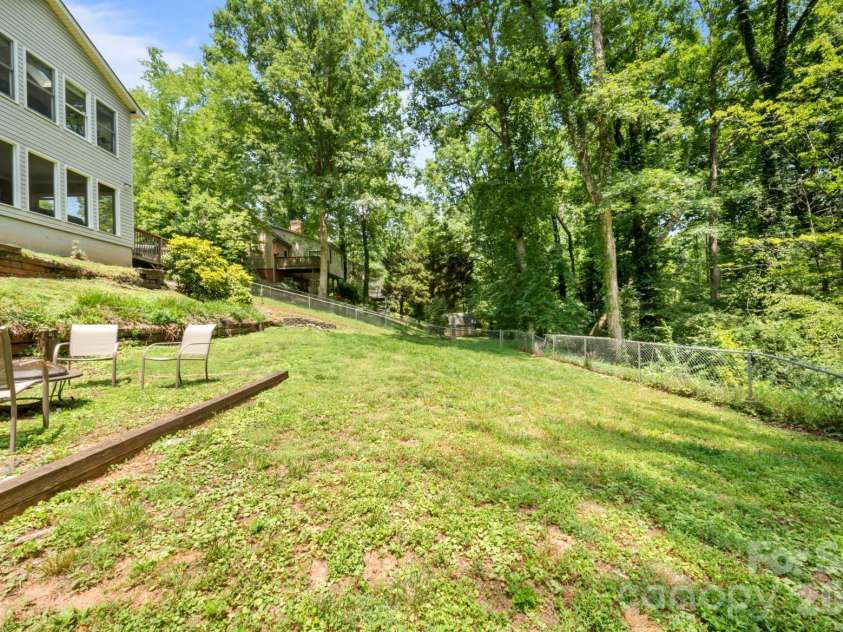 112 Wedgewood Drive, Morganton, NC 28655.  MLS# CAR4399919, YatesRealty ID 41860. 