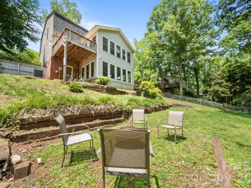 112 Wedgewood Drive, Morganton, NC 28655.  MLS# CAR4399919, YatesRealty ID 41860. 