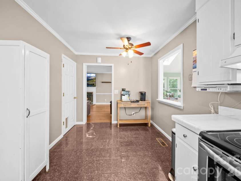 112 Wedgewood Drive, Morganton, NC 28655.  MLS# CAR4399919, YatesRealty ID 41860. 