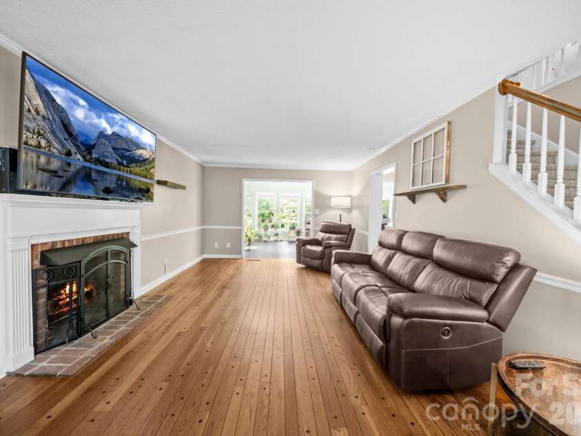 112 Wedgewood Drive, Morganton, NC 28655.  MLS# CAR4399919, YatesRealty ID 41860. 