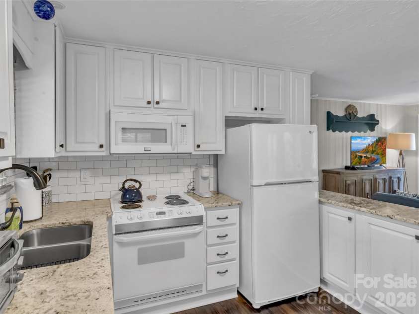 87 Glenview Road, Lake Junaluska, NC 28745.  MLS# CAR4411765, YatesRealty ID 41862. 