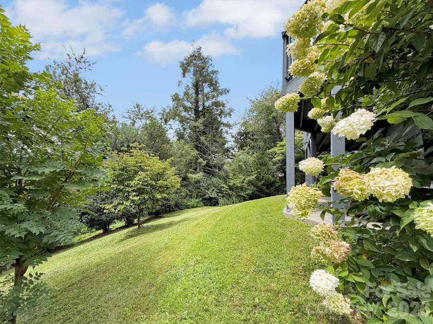 87 Glenview Road, Lake Junaluska, NC 28745.  MLS# CAR4411765, YatesRealty ID 41862. 