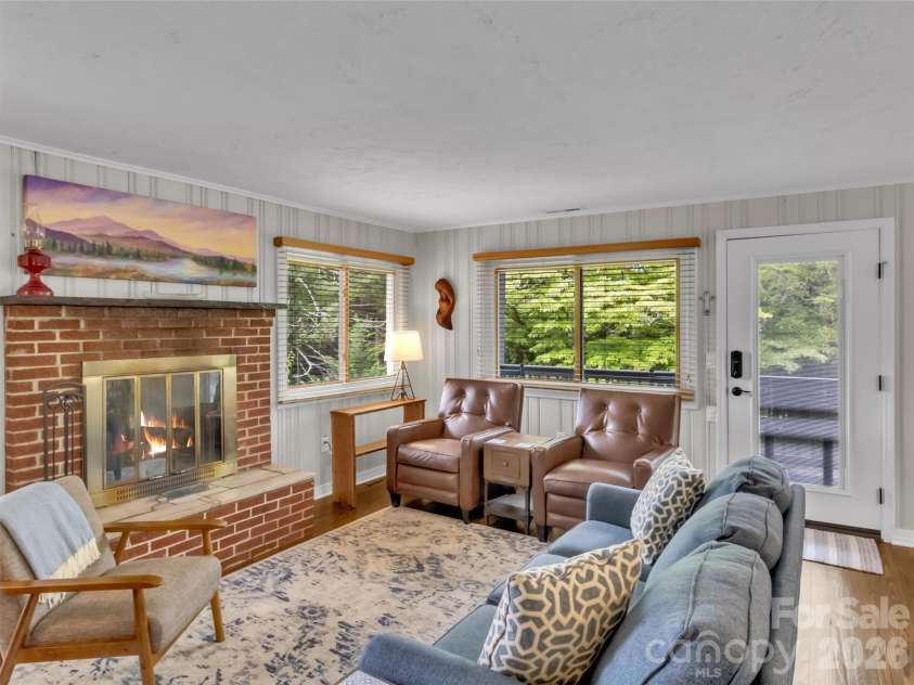 87 Glenview Road, Lake Junaluska, NC 28745.  MLS# CAR4411765, YatesRealty ID 41862. Beautiful Great Room