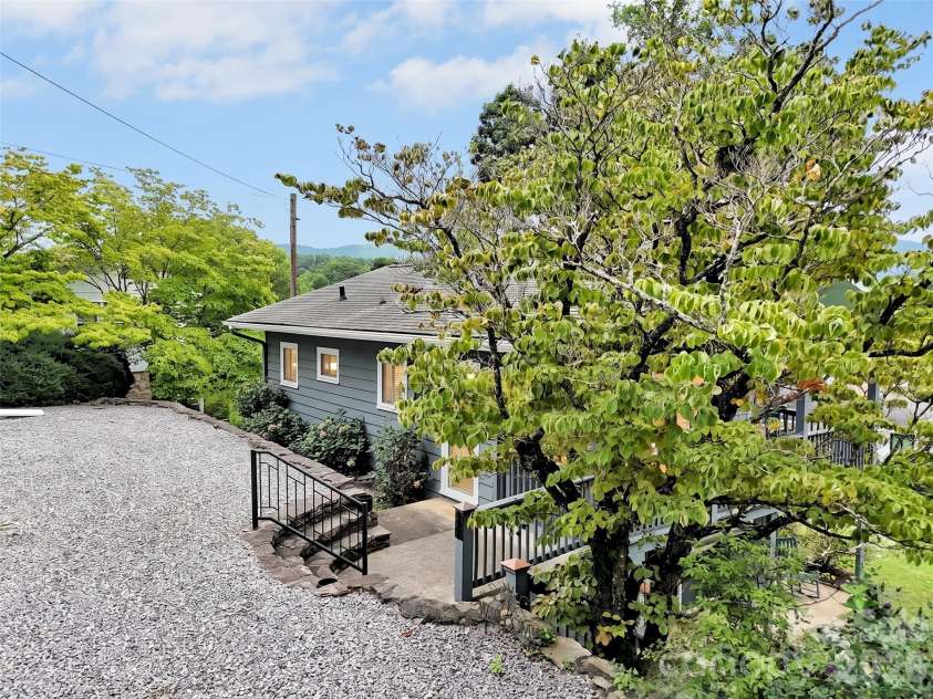 87 Glenview Road, Lake Junaluska, NC 28745.  MLS# CAR4411765, YatesRealty ID 41862. Parking area for upper