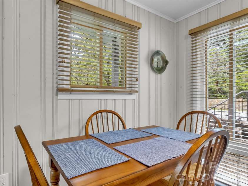 87 Glenview Road, Lake Junaluska, NC 28745.  MLS# CAR4411765, YatesRealty ID 41862. Upper Dining area