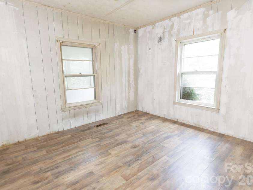 329 Finley Avenue, Lenoir, NC 28645.  MLS# CAR4409548, YatesRealty ID 41864. Secondary bedroom