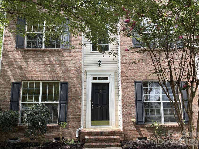 9309 Shrewsbury Drive, Waxhaw, NC 28173.  MLS# CAR4411991, YatesRealty ID 41866. 