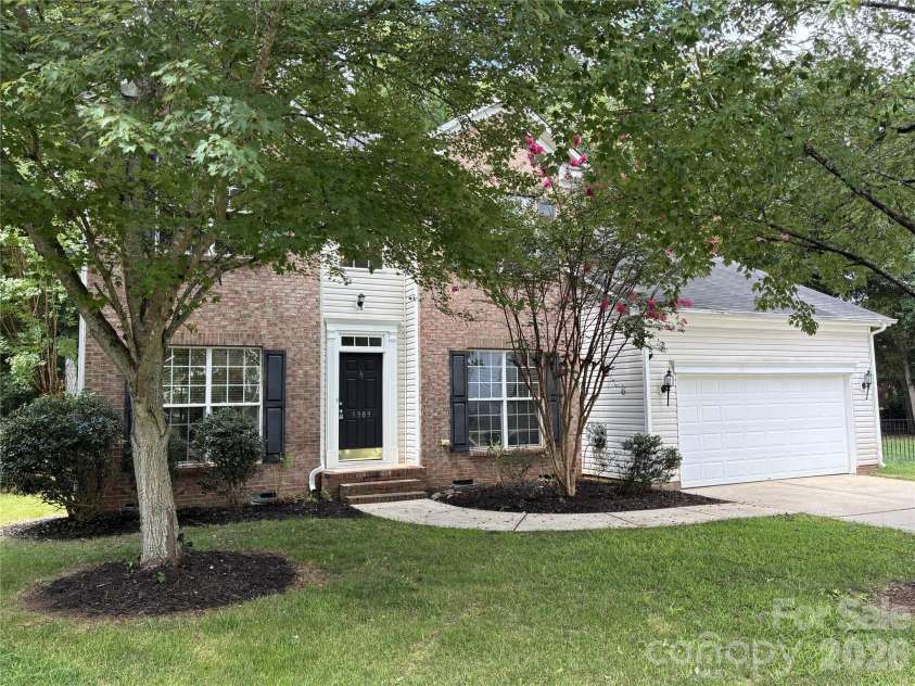 9309 Shrewsbury Drive, Waxhaw, NC 28173.  MLS# CAR4411991, YatesRealty ID 41866. 