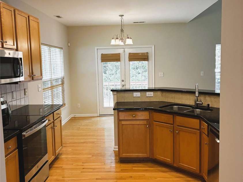 9309 Shrewsbury Drive, Waxhaw, NC 28173.  MLS# CAR4411991, YatesRealty ID 41866. Kitchen