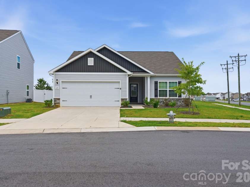 129 Lightning Drive, Shelby, NC 28152.  MLS# CAR4402619, YatesRealty ID 41870. 