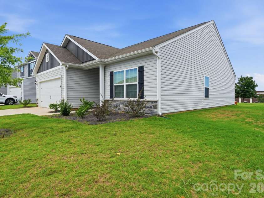 129 Lightning Drive, Shelby, NC 28152.  MLS# CAR4402619, YatesRealty ID 41870. 