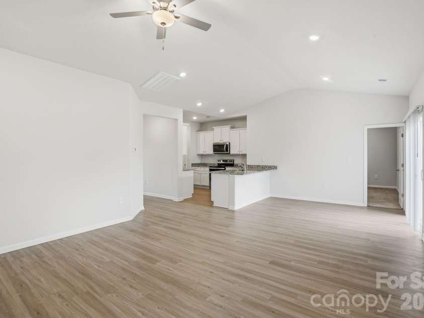129 Lightning Drive, Shelby, NC 28152.  MLS# CAR4402619, YatesRealty ID 41870. 