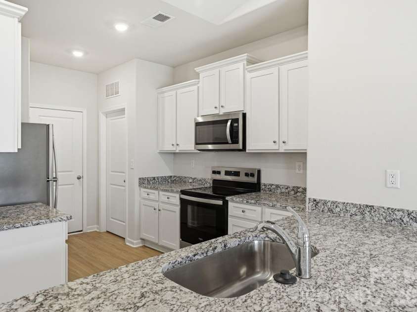129 Lightning Drive, Shelby, NC 28152.  MLS# CAR4402619, YatesRealty ID 41870. 