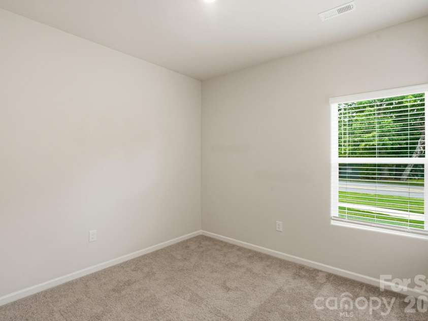 129 Lightning Drive, Shelby, NC 28152.  MLS# CAR4402619, YatesRealty ID 41870. 