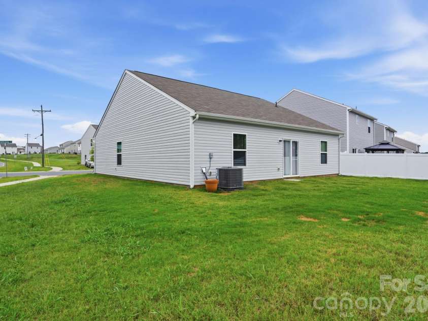 129 Lightning Drive, Shelby, NC 28152.  MLS# CAR4402619, YatesRealty ID 41870. 