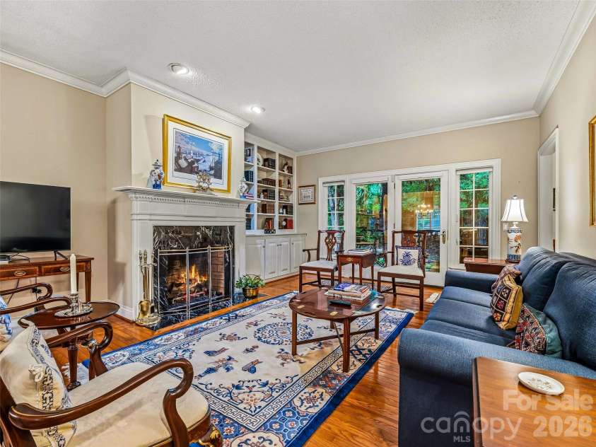 25 Clovelly Way, Asheville, NC 28803.  MLS# CAR4408337, YatesRealty ID 41871. 