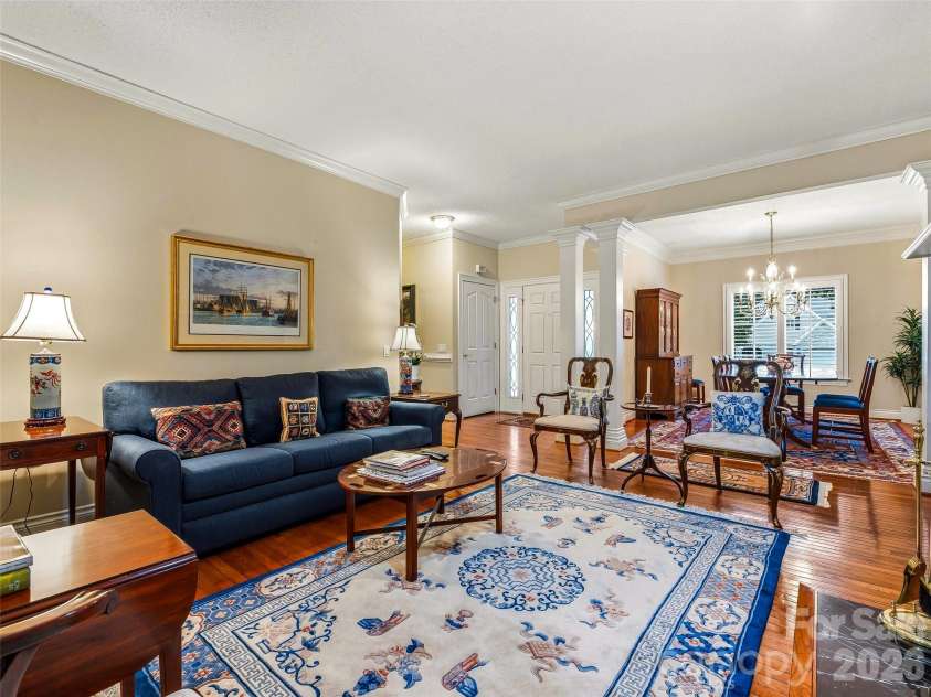 25 Clovelly Way, Asheville, NC 28803.  MLS# CAR4408337, YatesRealty ID 41871. 