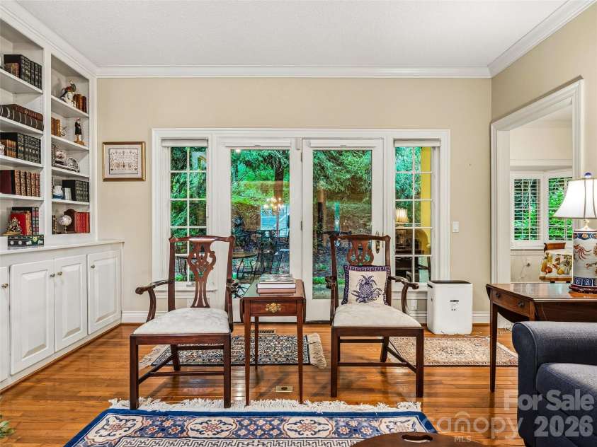 25 Clovelly Way, Asheville, NC 28803.  MLS# CAR4408337, YatesRealty ID 41871. 