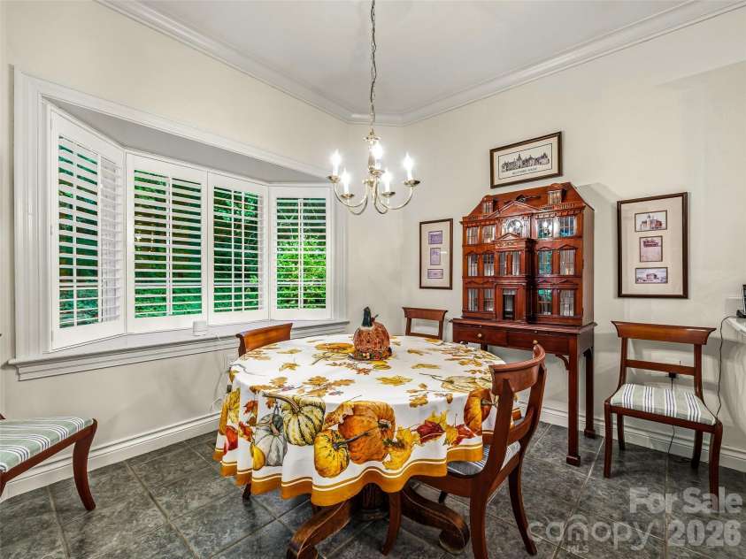 25 Clovelly Way, Asheville, NC 28803.  MLS# CAR4408337, YatesRealty ID 41871. 