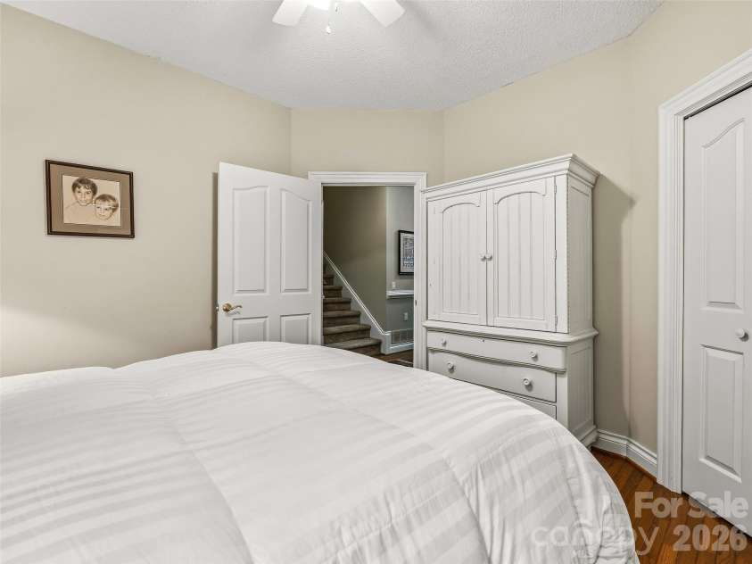 25 Clovelly Way, Asheville, NC 28803.  MLS# CAR4408337, YatesRealty ID 41871. 