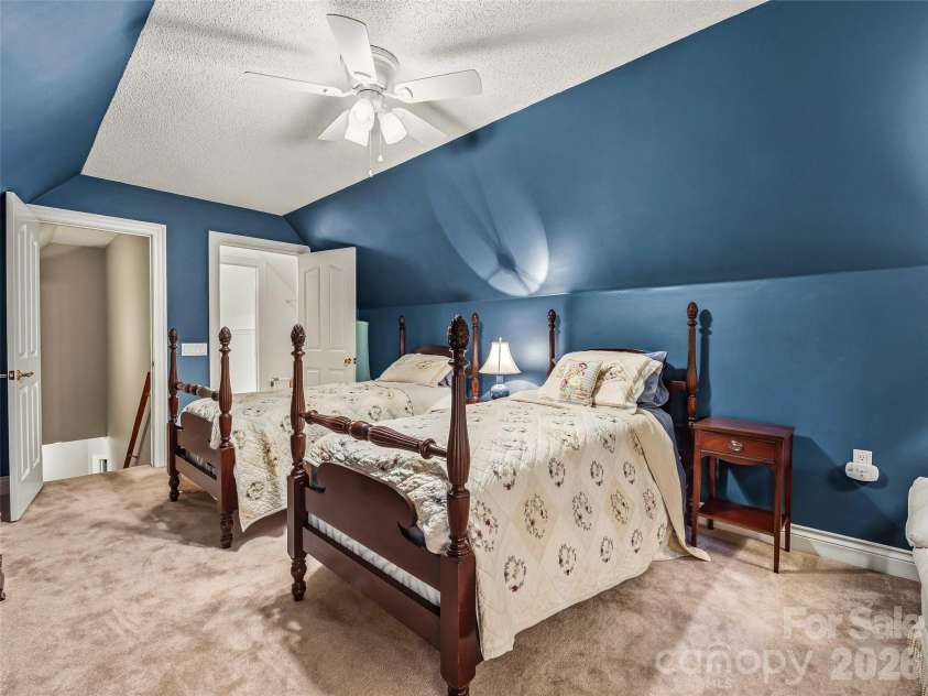 25 Clovelly Way, Asheville, NC 28803.  MLS# CAR4408337, YatesRealty ID 41871. 
