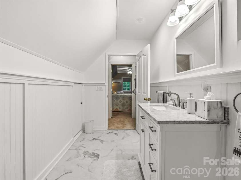 25 Clovelly Way, Asheville, NC 28803.  MLS# CAR4408337, YatesRealty ID 41871. 