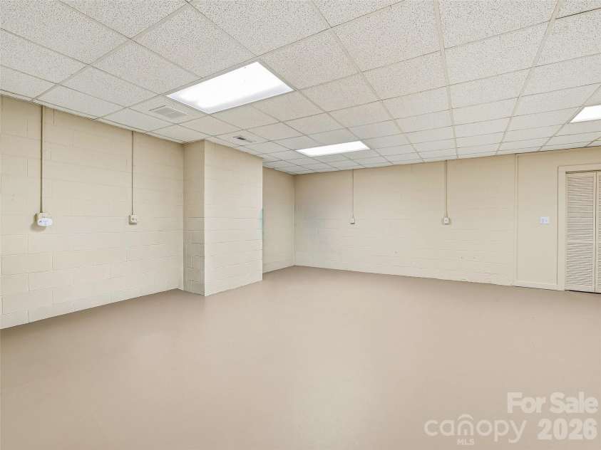 25 Clovelly Way, Asheville, NC 28803.  MLS# CAR4408337, YatesRealty ID 41871. 