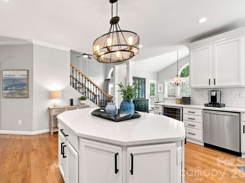 19000 Southport Drive, Cornelius, NC 28031.  MLS# CAR4410388, YatesRealty ID 41872. 