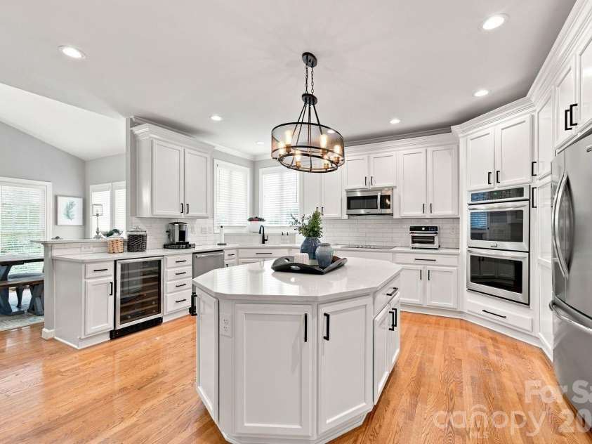 19000 Southport Drive, Cornelius, NC 28031.  MLS# CAR4410388, YatesRealty ID 41872. 