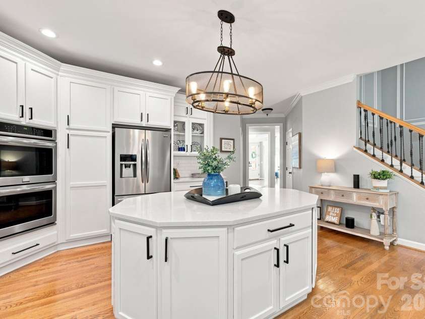 19000 Southport Drive, Cornelius, NC 28031.  MLS# CAR4410388, YatesRealty ID 41872. 