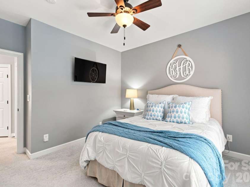 19000 Southport Drive, Cornelius, NC 28031.  MLS# CAR4410388, YatesRealty ID 41872. 