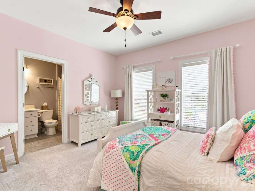19000 Southport Drive, Cornelius, NC 28031.  MLS# CAR4410388, YatesRealty ID 41872. 