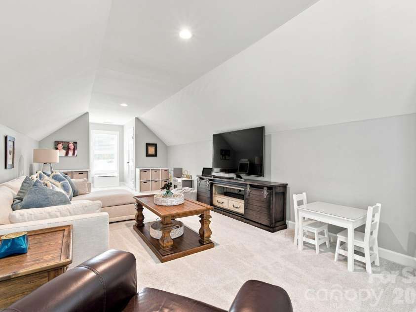 19000 Southport Drive, Cornelius, NC 28031.  MLS# CAR4410388, YatesRealty ID 41872. 