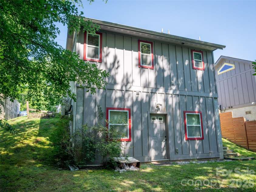 185 Duckworth Avenue, Brevard, NC 28712.  MLS# CAR4411616, YatesRealty ID 41874. 