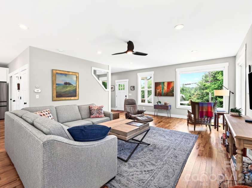 82 Frances Street, Asheville, NC 28806.  MLS# CAR4410753, YatesRealty ID 41876. Light bright open floor plan