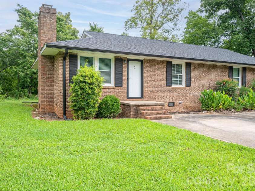 611 Borders Road, Shelby, NC 28150.  MLS# CAR4411873, YatesRealty ID 41879. 