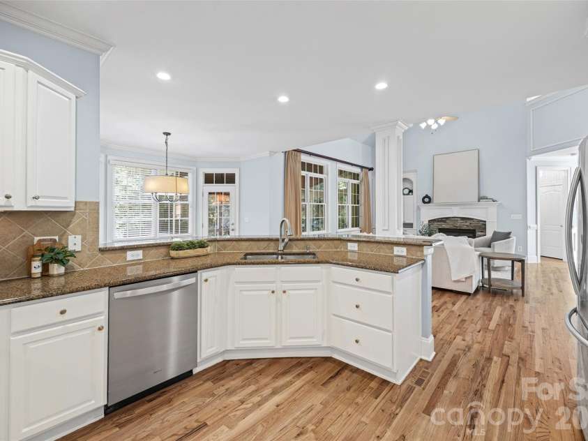 2455 Talbot Court, Sherrills Ford, NC 28673.  MLS# CAR4408385, YatesRealty ID 41880. Kitchen