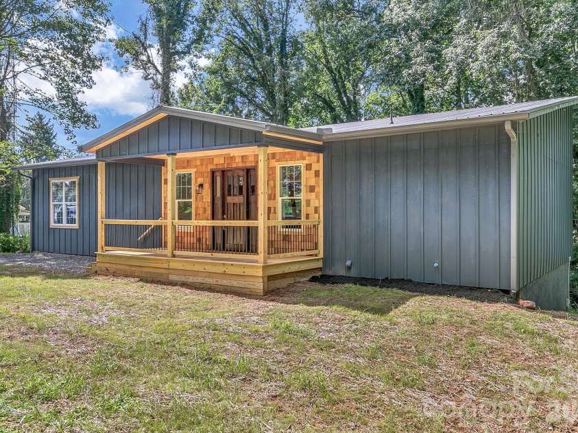 19 Green Valley Road, Asheville, NC 28806.  MLS# CAR4411506, YatesRealty ID 41881. 