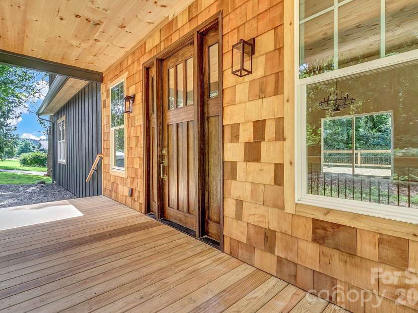 19 Green Valley Road, Asheville, NC 28806.  MLS# CAR4411506, YatesRealty ID 41881. 