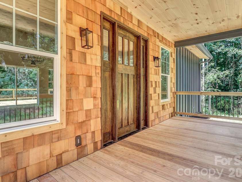 19 Green Valley Road, Asheville, NC 28806.  MLS# CAR4411506, YatesRealty ID 41881. 
