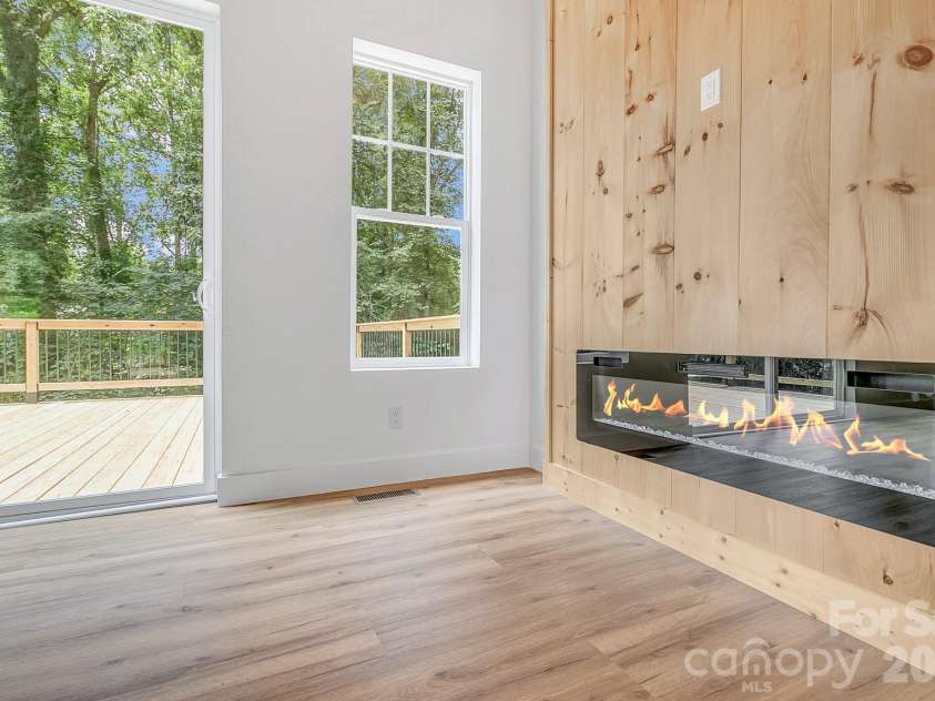 19 Green Valley Road, Asheville, NC 28806.  MLS# CAR4411506, YatesRealty ID 41881. 