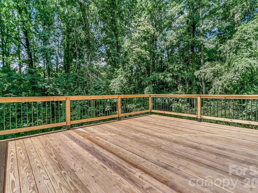 19 Green Valley Road, Asheville, NC 28806.  MLS# CAR4411506, YatesRealty ID 41881. 