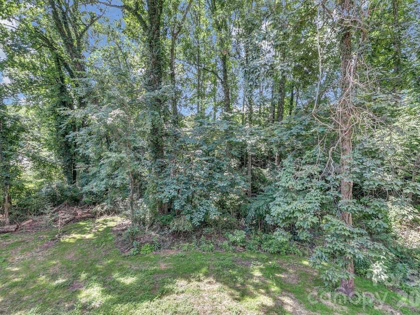 19 Green Valley Road, Asheville, NC 28806.  MLS# CAR4411506, YatesRealty ID 41881. 
