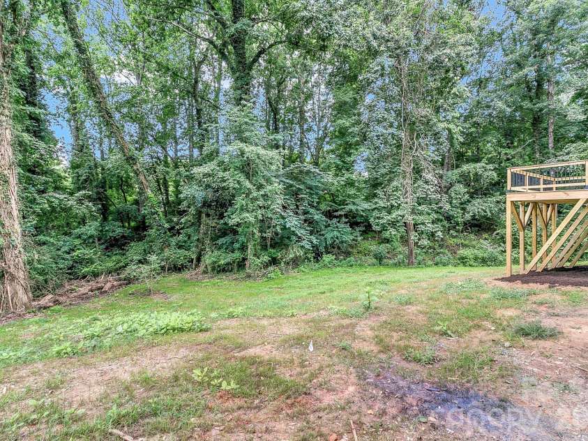 19 Green Valley Road, Asheville, NC 28806.  MLS# CAR4411506, YatesRealty ID 41881. 