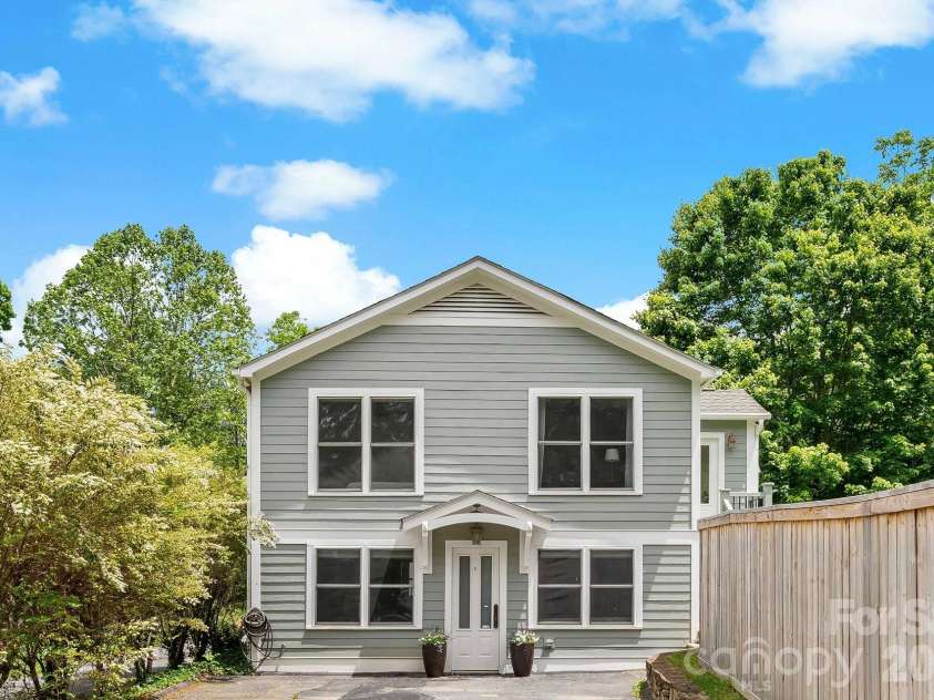 24 Browndale Road, Asheville, NC 28805.  MLS# CAR4407977, YatesRealty ID 41882. 